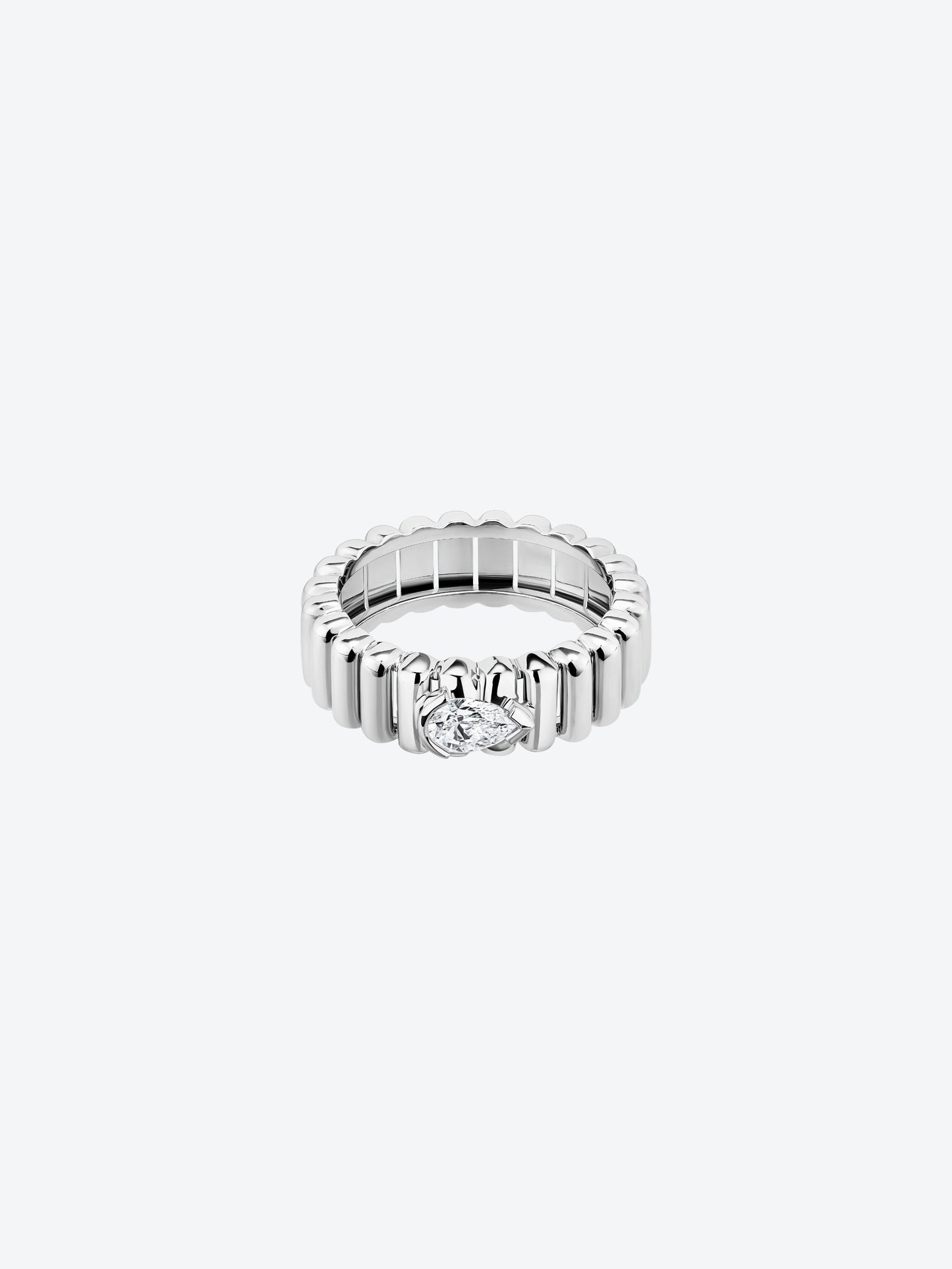 82 S WHITE GOLD DIAMOND RING