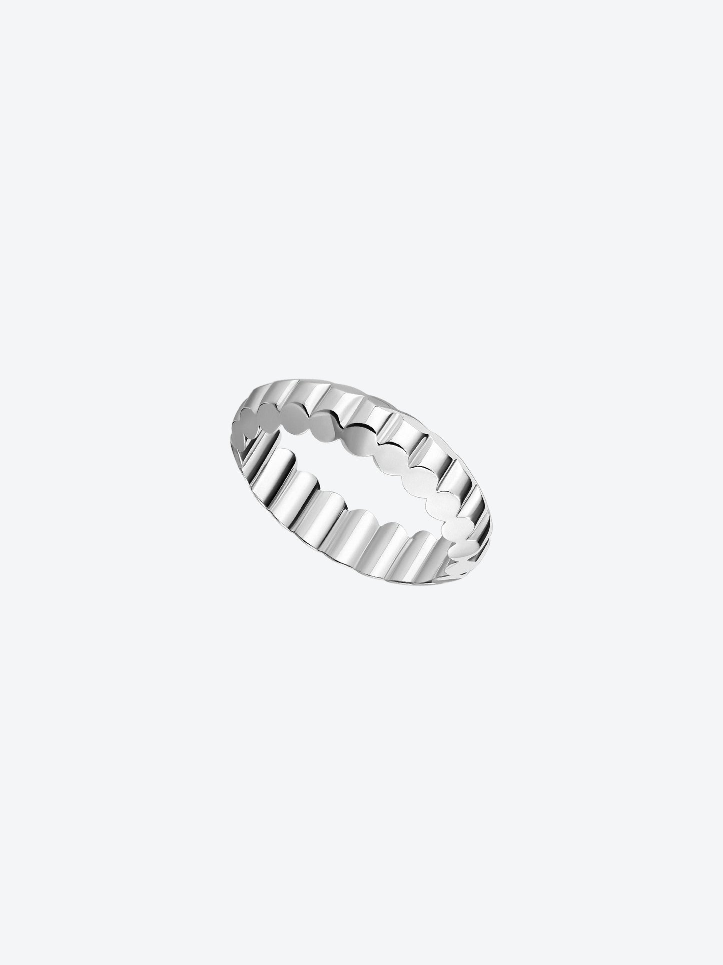NEW 82 S RING IN WHITE GOLD