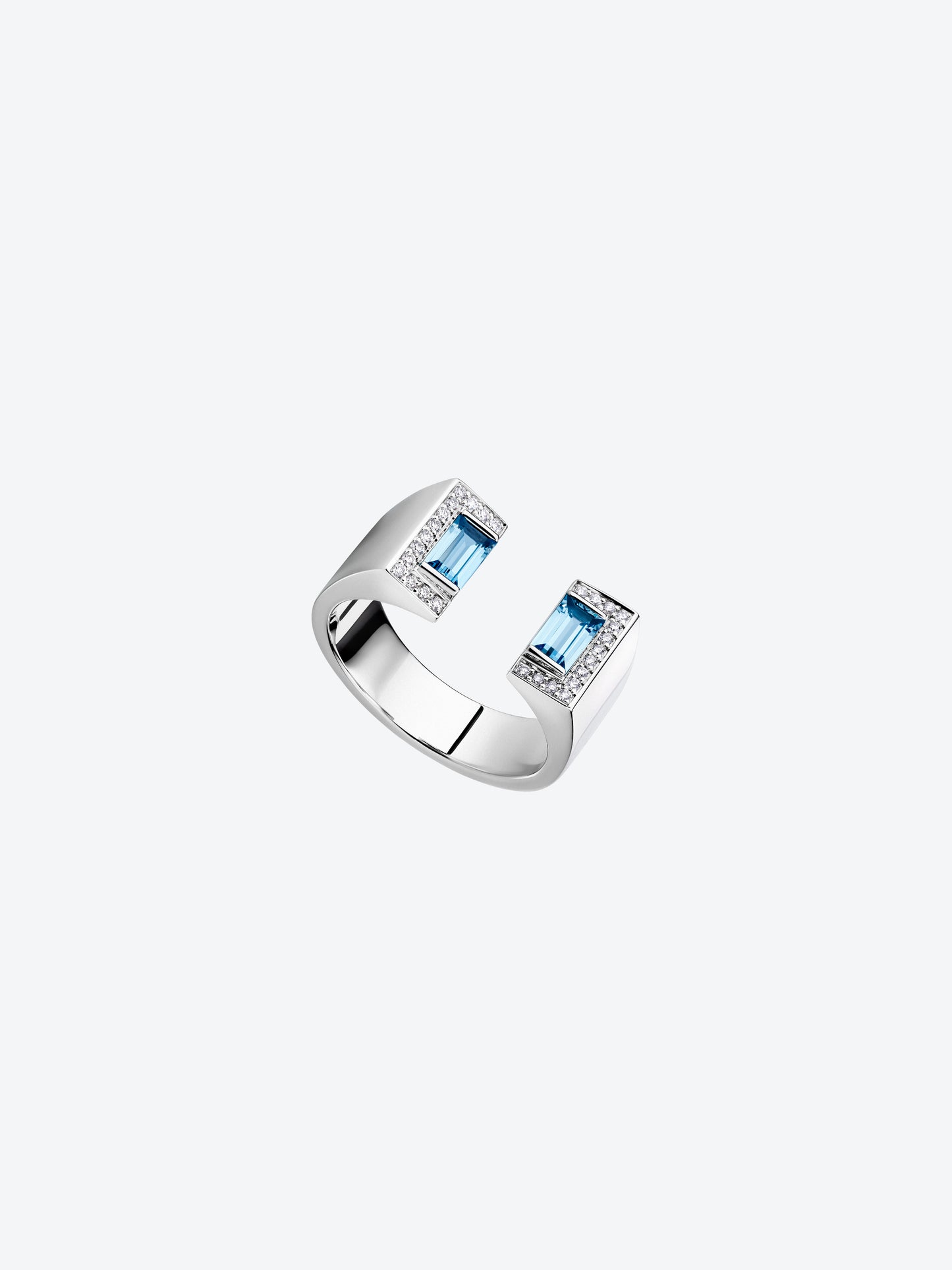 ARCTIC DUNE RING IN WHITE GOLD
