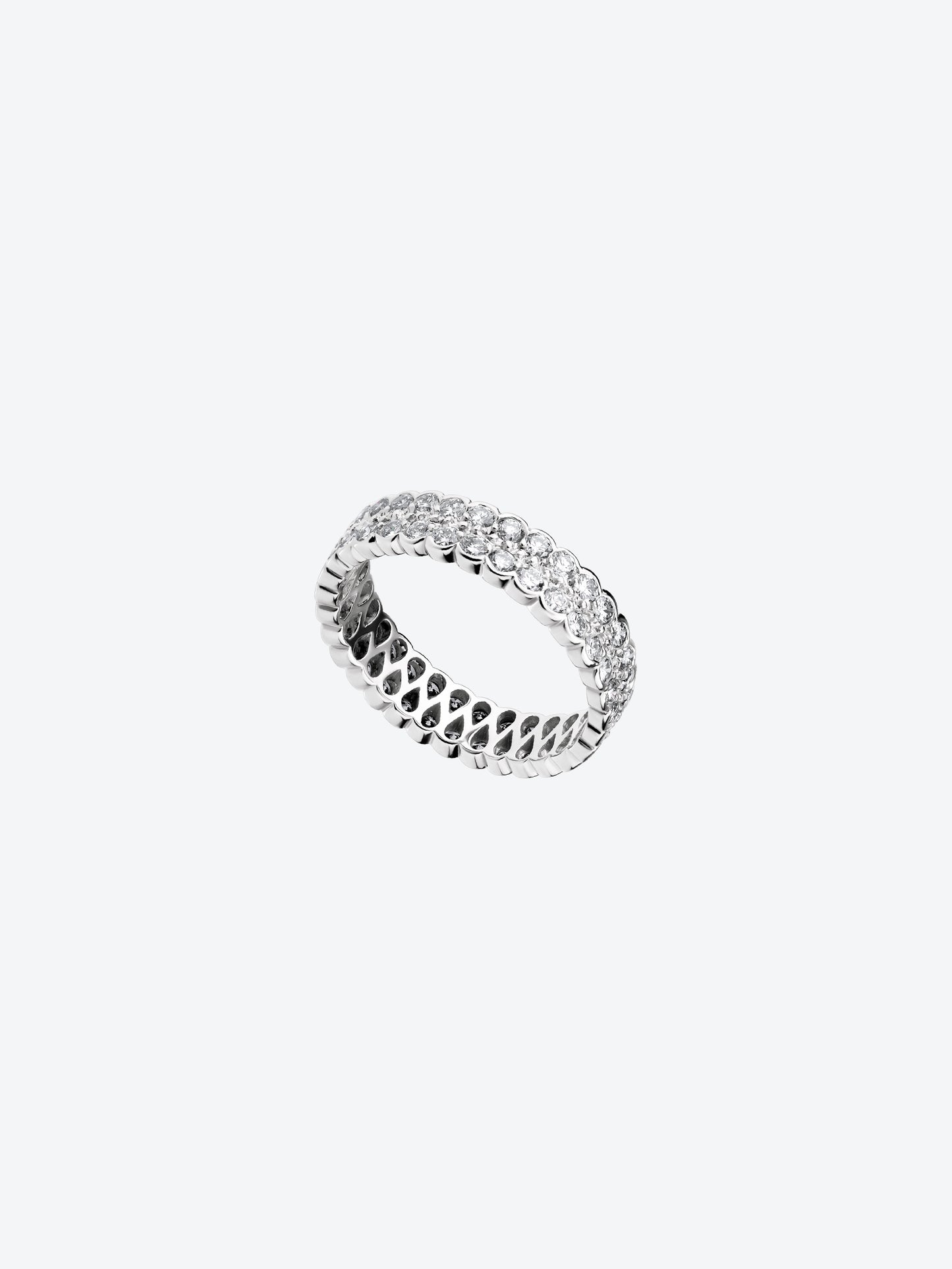 SCALLOPED WHITE GOLD AND DIAMOND RING