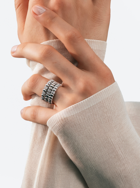 BAGUE 82 PETIT MODÈLE OR BLANC & DIAMANTS 1 RANG SUR 2