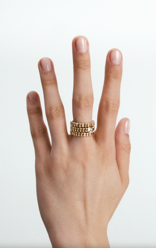  82 PETIT MODÈLE RING YELLOW GOLD AND DIAMONDS