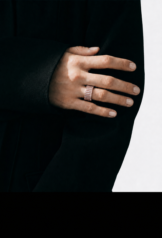 BAGUE 82 GRAND MODÈLE OR ROSE ENTIÈREMENT SERTIE DE DIAMANTS