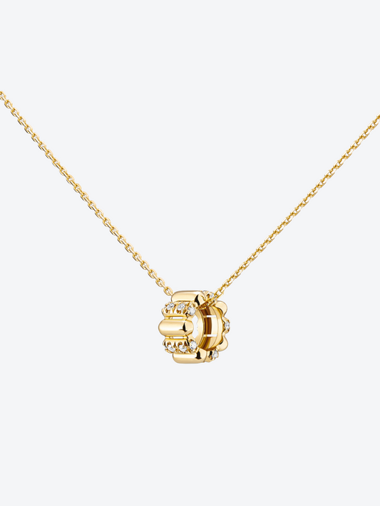 NEW 82 M WHITE GOLD AND DIAMOND PENDANT