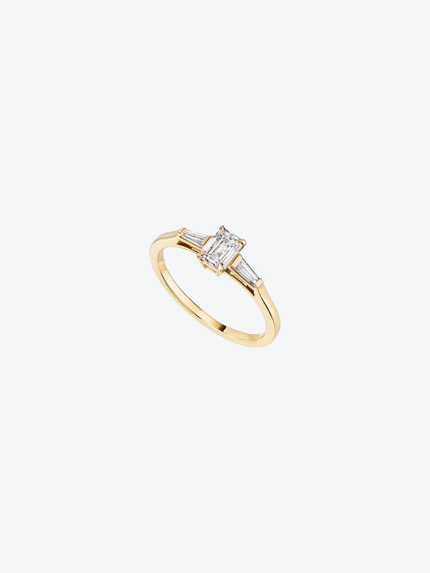 PEAR WHITE GOLD DIAMOND SOLITAIRE