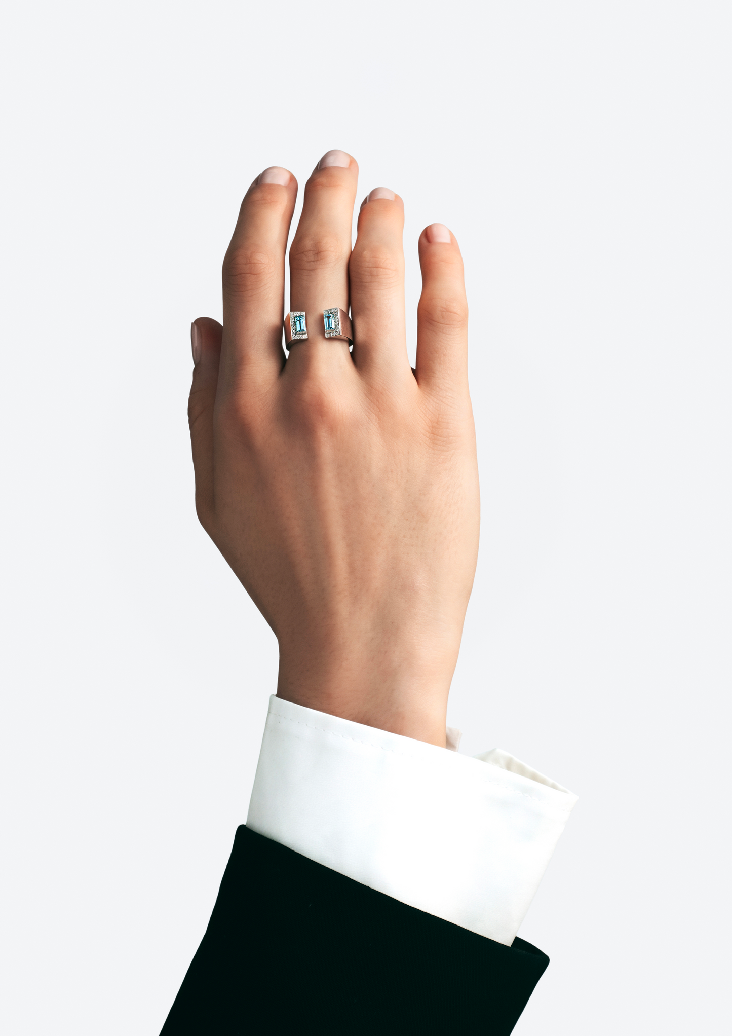 ARCTIC DUNE RING IN WHITE GOLD